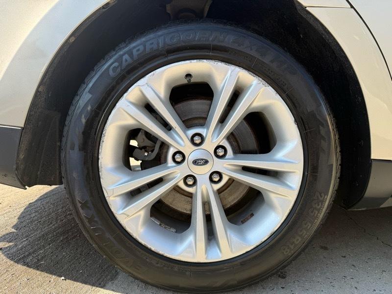 Ford Taurus SEL FWD 2018