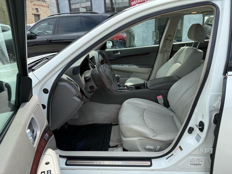 Infiniti G Sedan G37x AWD 2010