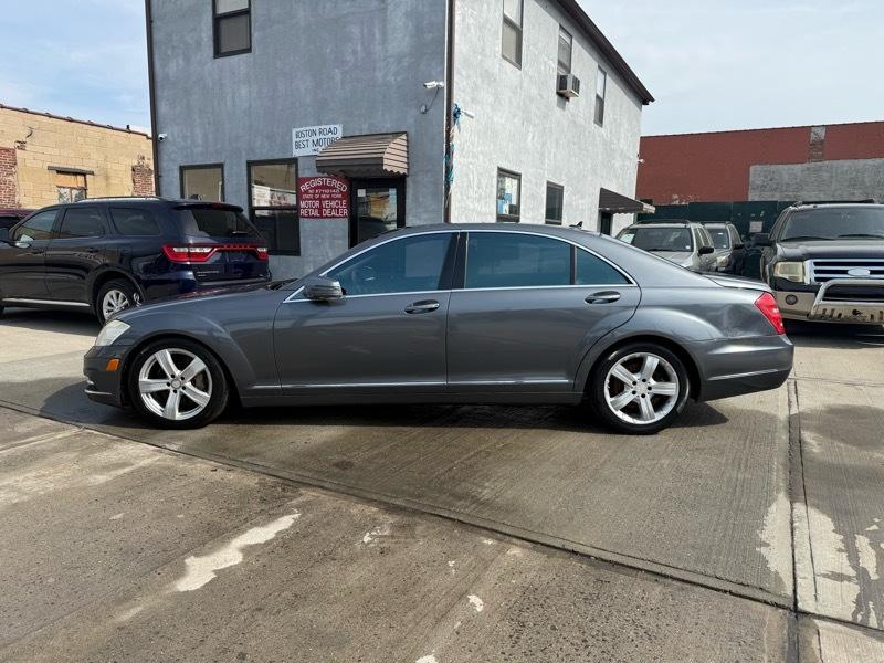 Mercedes-Benz S-Class S550 4-MATIC 2011