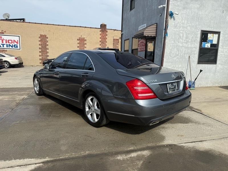 Mercedes-Benz S-Class S550 4-MATIC 2011