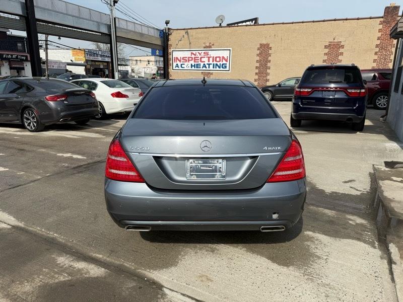 Mercedes-Benz S-Class S550 4-MATIC 2011