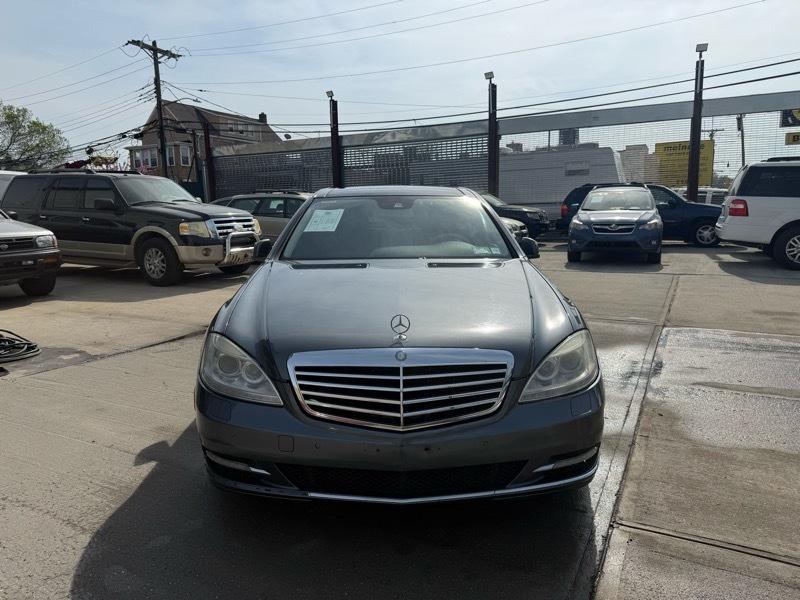 Mercedes-Benz S-Class S550 4-MATIC 2011