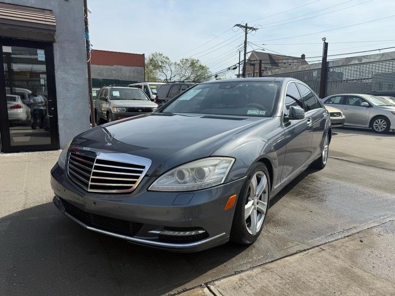 Mercedes-Benz S-Class S550 4-MATIC 2011