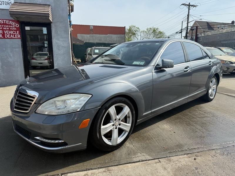 Mercedes-Benz S-Class S550 4-MATIC 2011