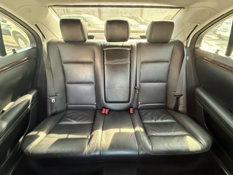 Mercedes-Benz S-Class S550 4-MATIC 2011