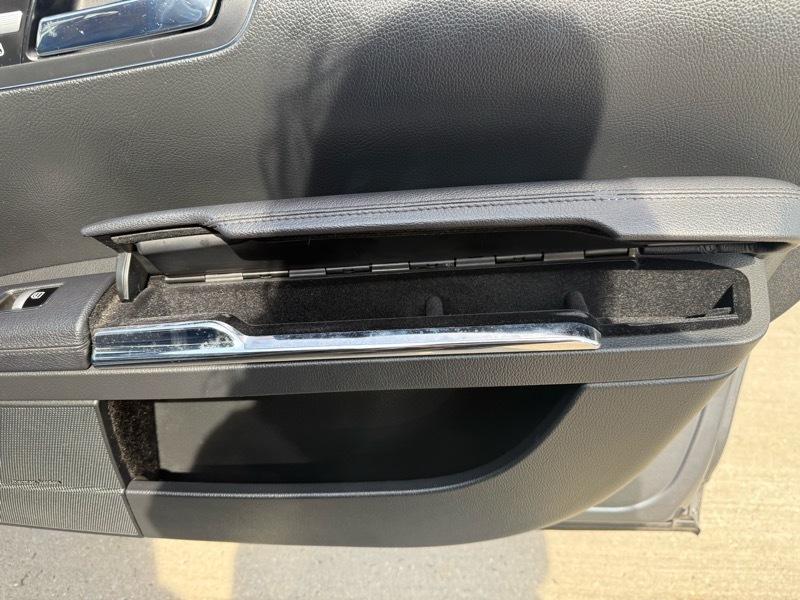 Mercedes-Benz S-Class S550 4-MATIC 2011