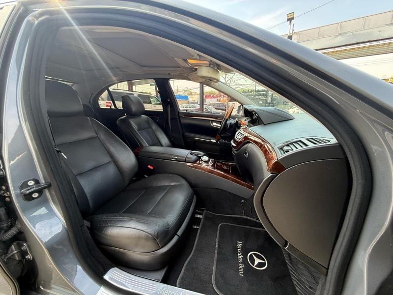 Mercedes-Benz S-Class S550 4-MATIC 2011