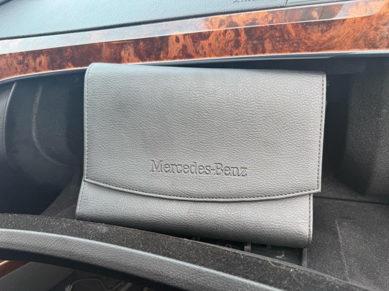 Mercedes-Benz S-Class S550 4-MATIC 2011