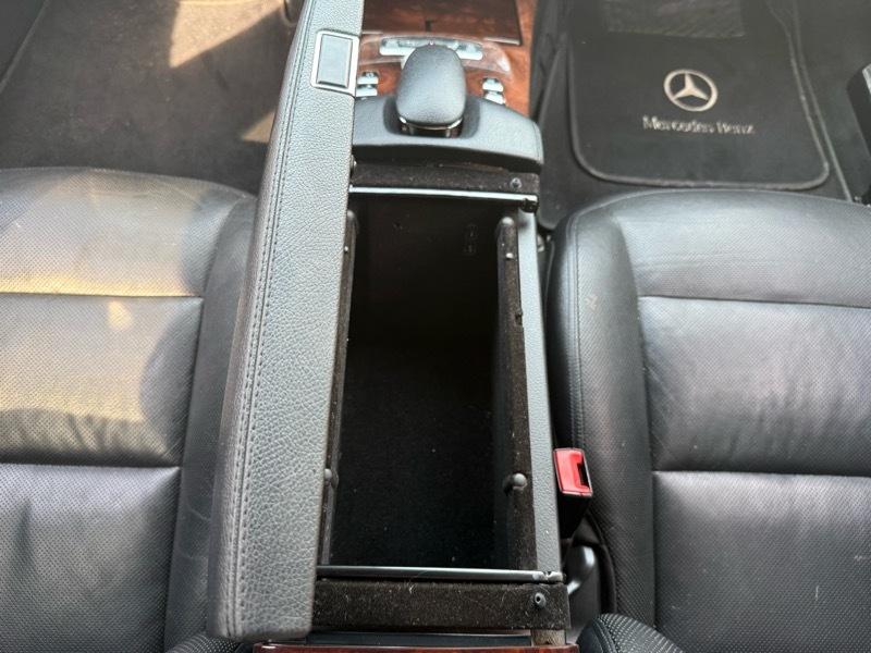 Mercedes-Benz S-Class S550 4-MATIC 2011