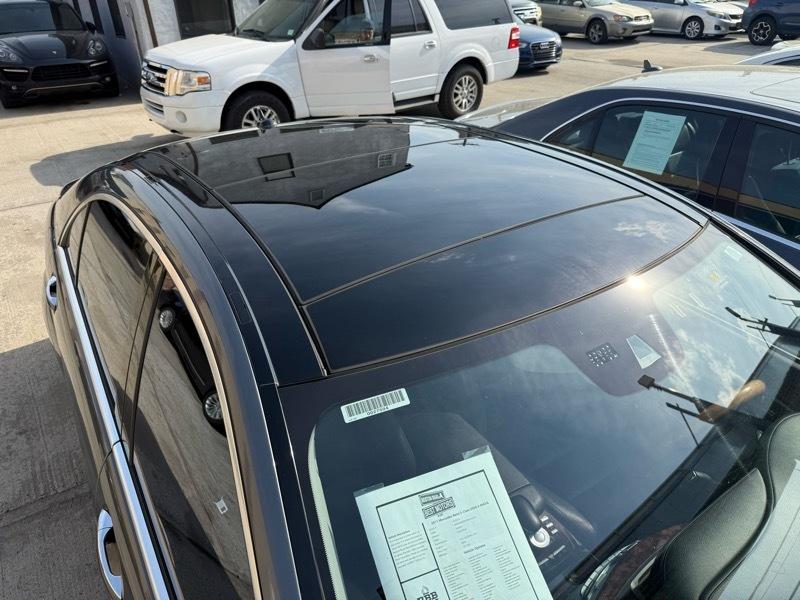 Mercedes-Benz S-Class S550 4-MATIC 2011