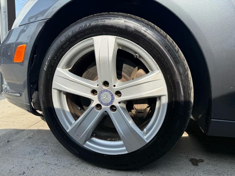 Mercedes-Benz S-Class S550 4-MATIC 2011