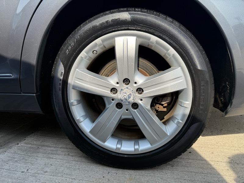 Mercedes-Benz S-Class S550 4-MATIC 2011