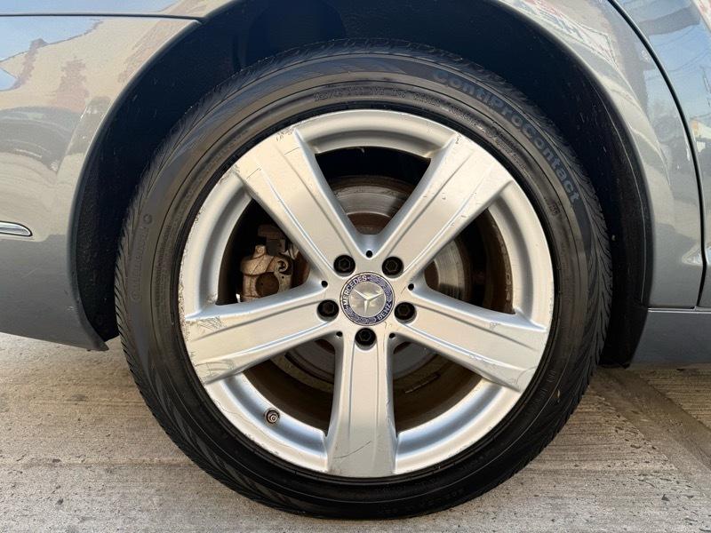 Mercedes-Benz S-Class S550 4-MATIC 2011