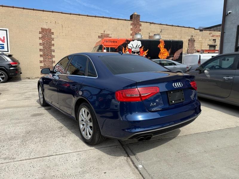 Audi A4 2.0T Sedan quattro Tiptronic 2015