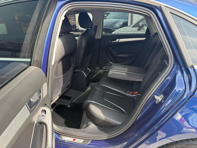 Audi A4 2.0T Sedan quattro Tiptronic 2015