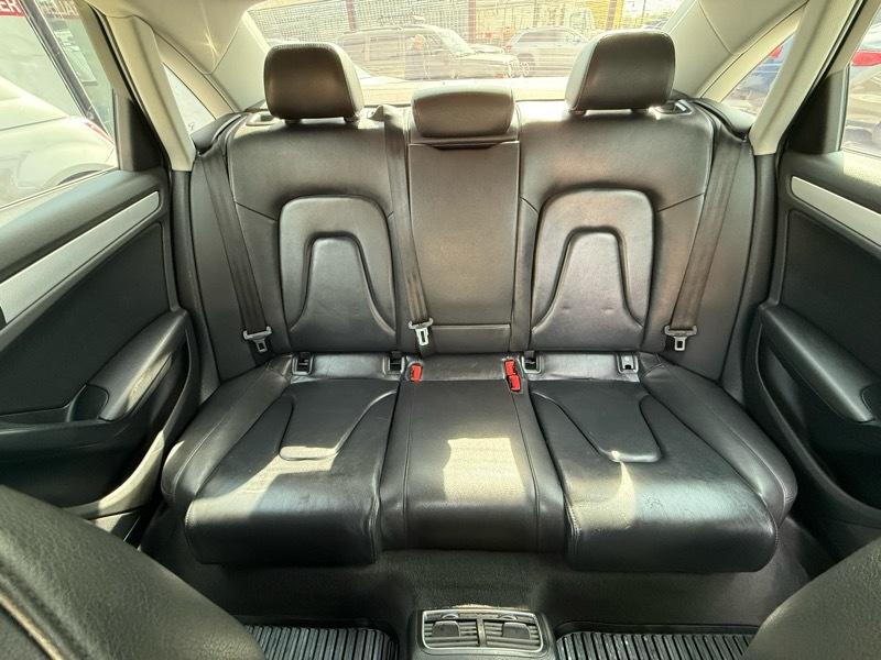 Audi A4 2.0T Sedan quattro Tiptronic 2015