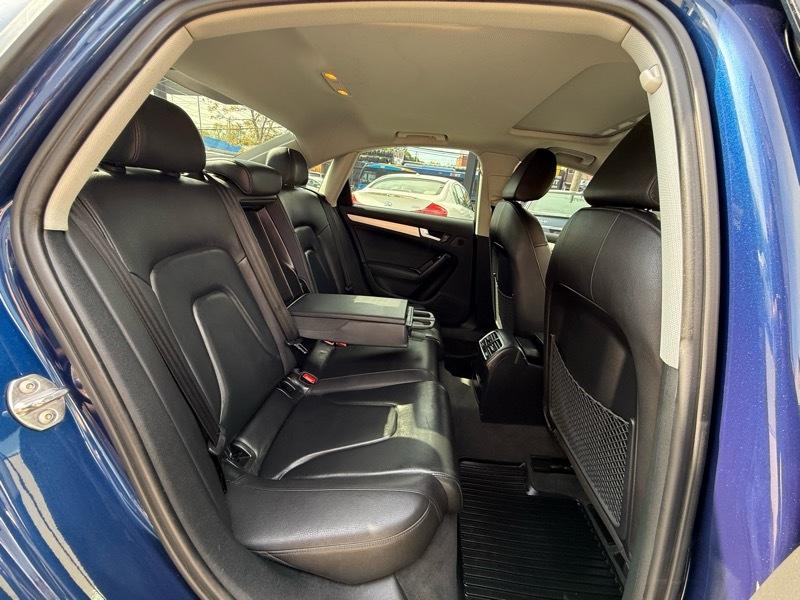 Audi A4 2.0T Sedan quattro Tiptronic 2015