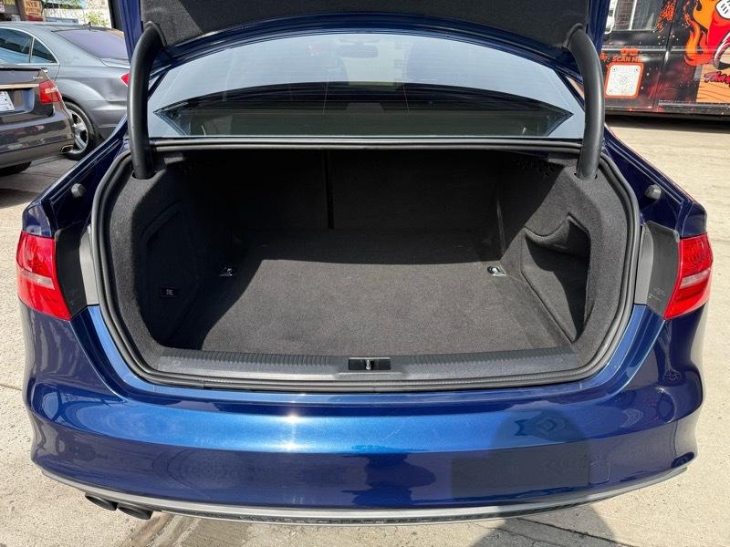 Audi A4 2.0T Sedan quattro Tiptronic 2015