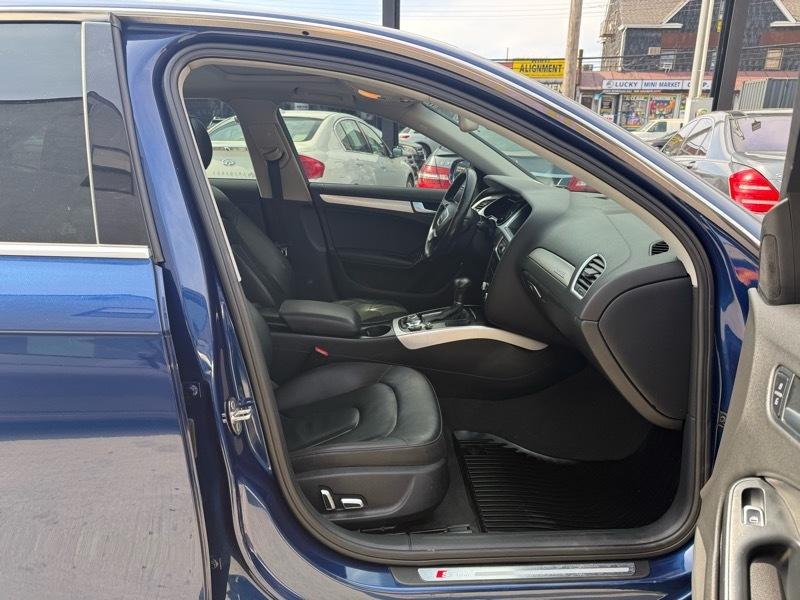 Audi A4 2.0T Sedan quattro Tiptronic 2015