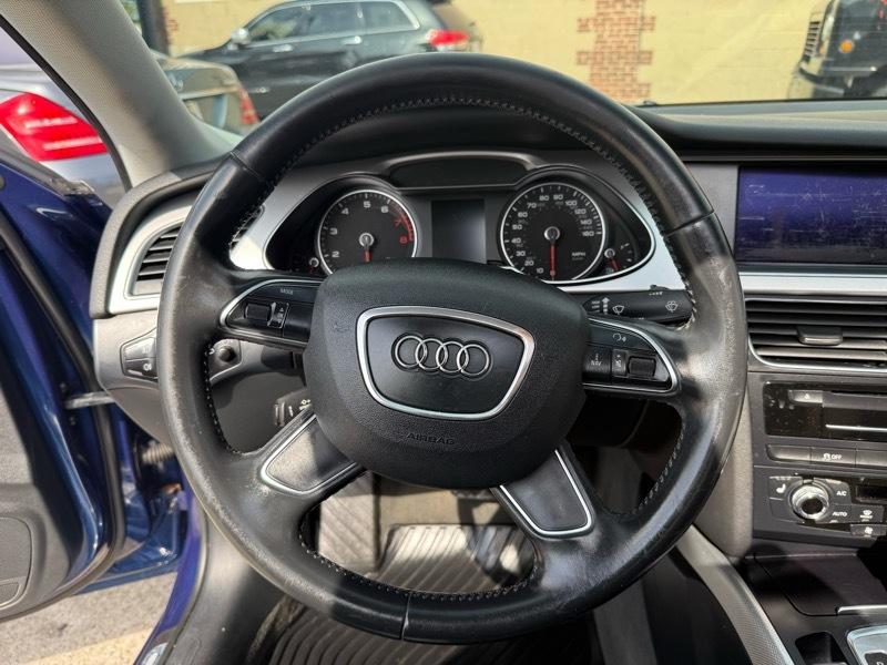 Audi A4 2.0T Sedan quattro Tiptronic 2015