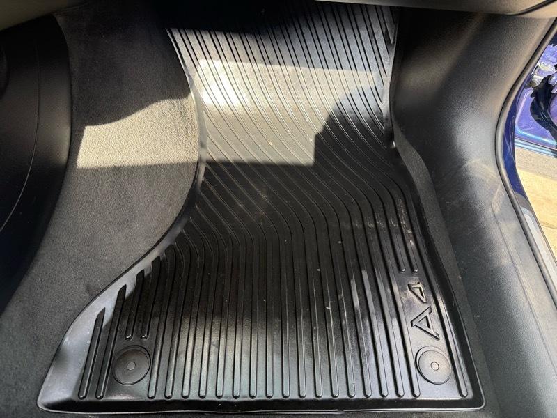 Audi A4 2.0T Sedan quattro Tiptronic 2015