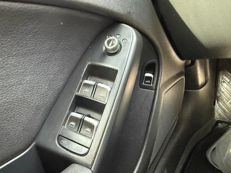 Audi A4 2.0T Sedan quattro Tiptronic 2015