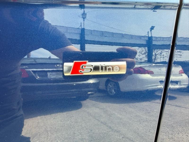 Audi A4 2.0T Sedan quattro Tiptronic 2015