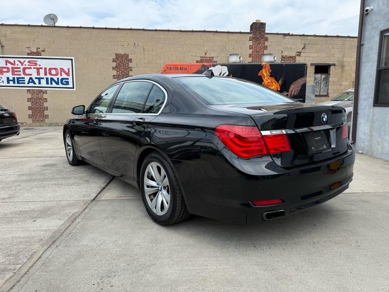 BMW 7-Series 750Li xDrive 2011