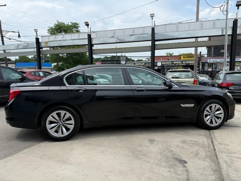 BMW 7-Series 750Li xDrive 2011
