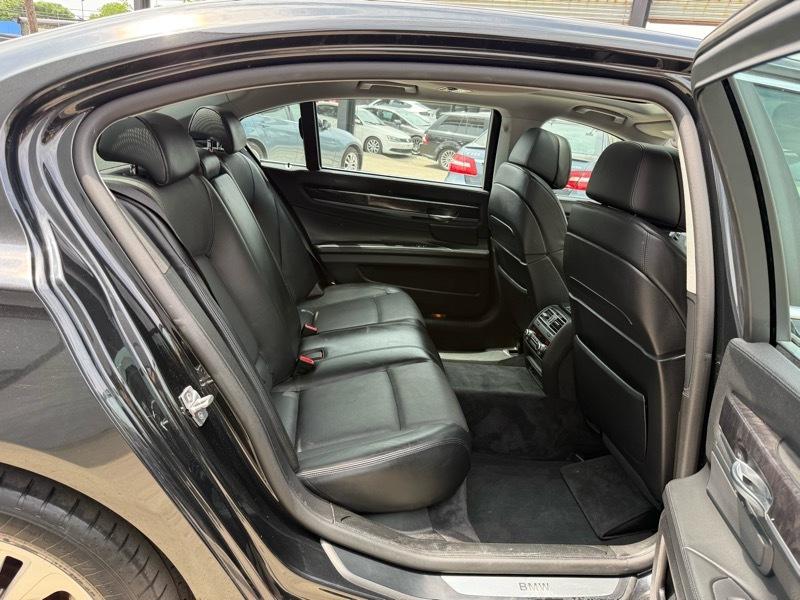 BMW 7-Series 750Li xDrive 2011