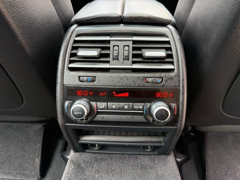 BMW 7-Series 750Li xDrive 2011