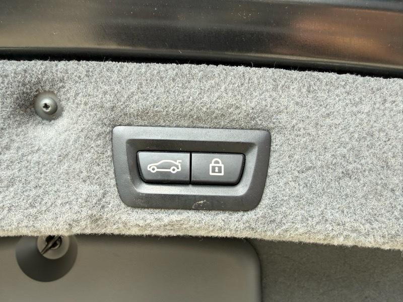 BMW 7-Series 750Li xDrive 2011