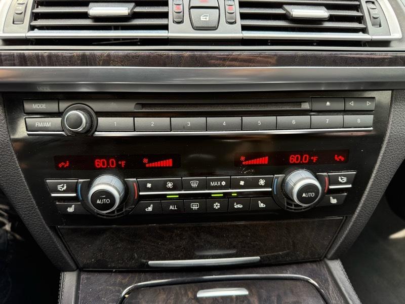 BMW 7-Series 750Li xDrive 2011