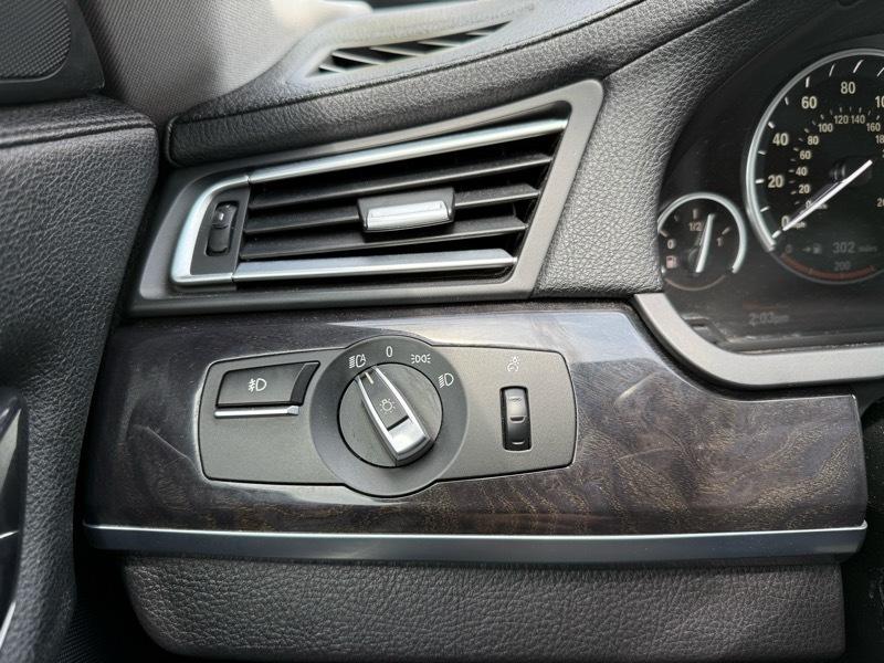 BMW 7-Series 750Li xDrive 2011