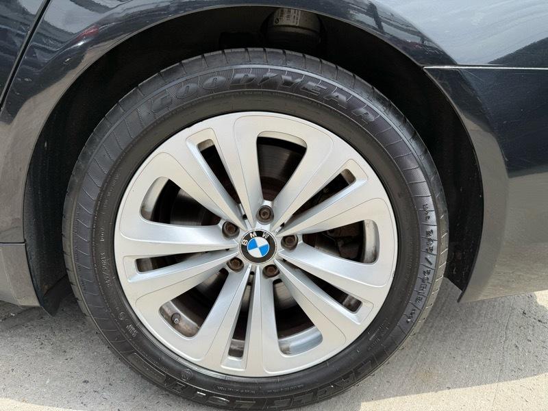 BMW 7-Series 750Li xDrive 2011