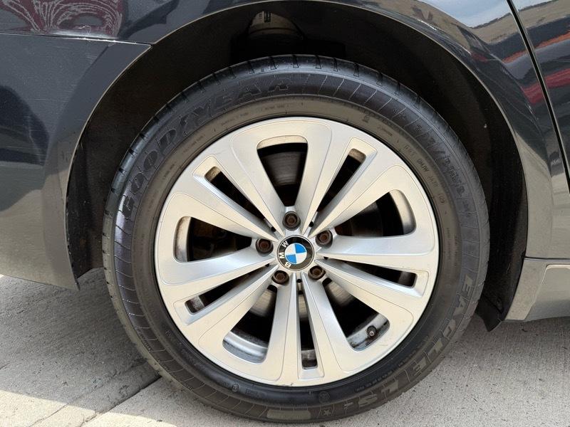 BMW 7-Series 750Li xDrive 2011