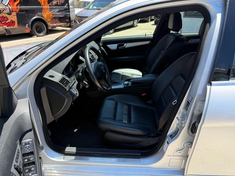 Mercedes-Benz C-Class C300 4MATIC Luxury Sedan 2009