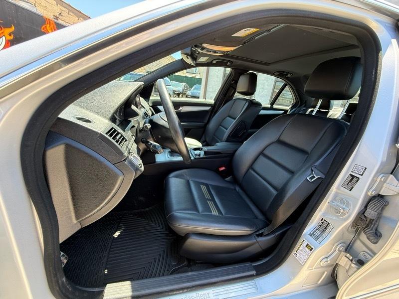 Mercedes-Benz C-Class C300 4MATIC Luxury Sedan 2009