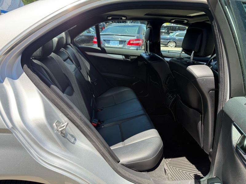 Mercedes-Benz C-Class C300 4MATIC Luxury Sedan 2009