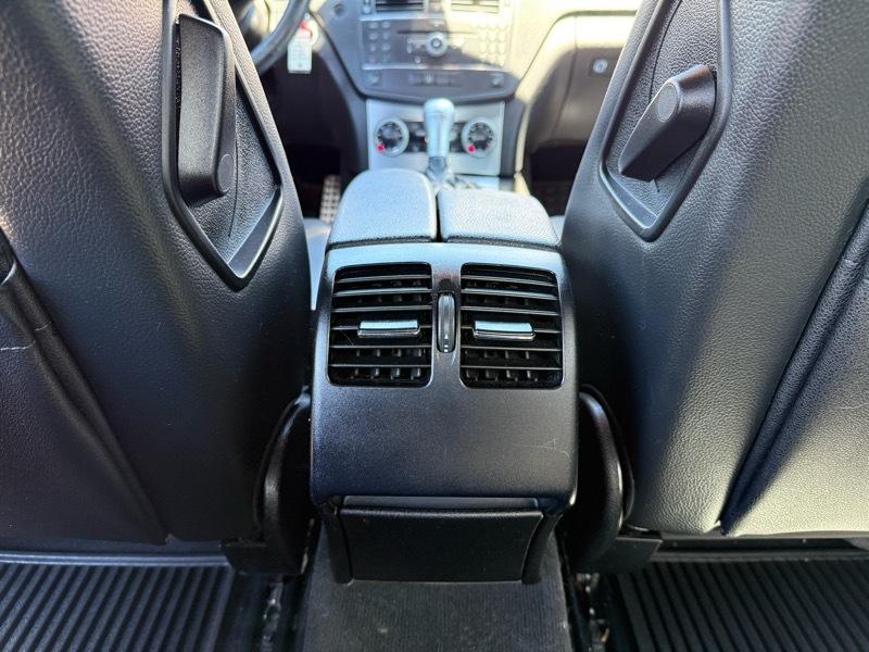 Mercedes-Benz C-Class C300 4MATIC Luxury Sedan 2009