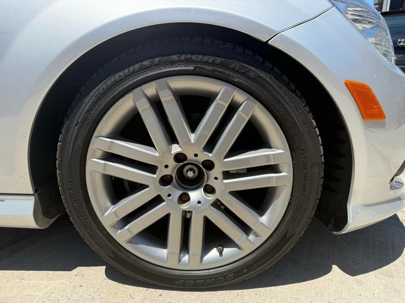 Mercedes-Benz C-Class C300 4MATIC Luxury Sedan 2009