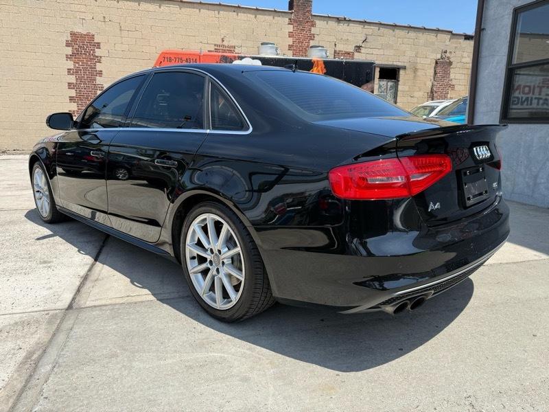 Audi A4 2.0T Sedan quattro Tiptronic 2015