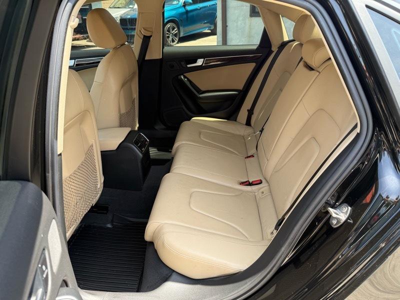 Audi A4 2.0T Sedan quattro Tiptronic 2015