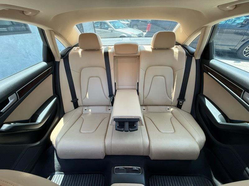 Audi A4 2.0T Sedan quattro Tiptronic 2015