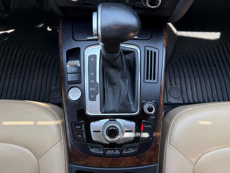 Audi A4 2.0T Sedan quattro Tiptronic 2015