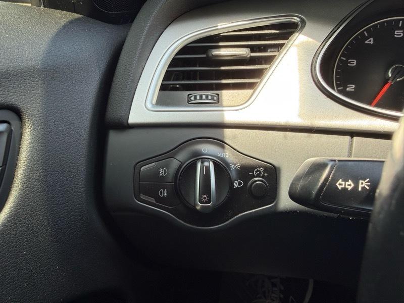Audi A4 2.0T Sedan quattro Tiptronic 2015