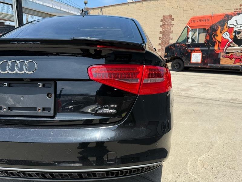 Audi A4 2.0T Sedan quattro Tiptronic 2015