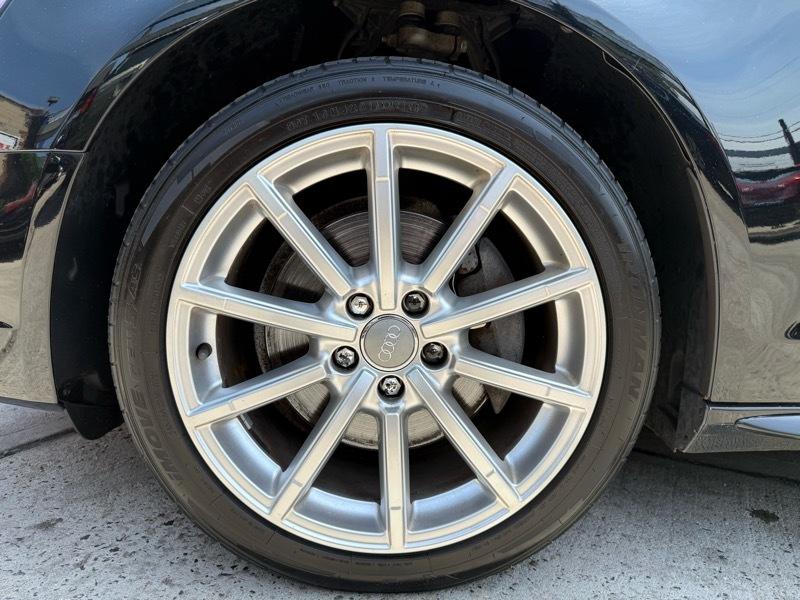 Audi A4 2.0T Sedan quattro Tiptronic 2015