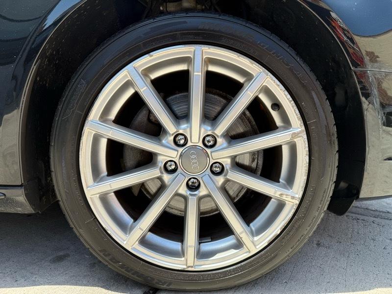 Audi A4 2.0T Sedan quattro Tiptronic 2015