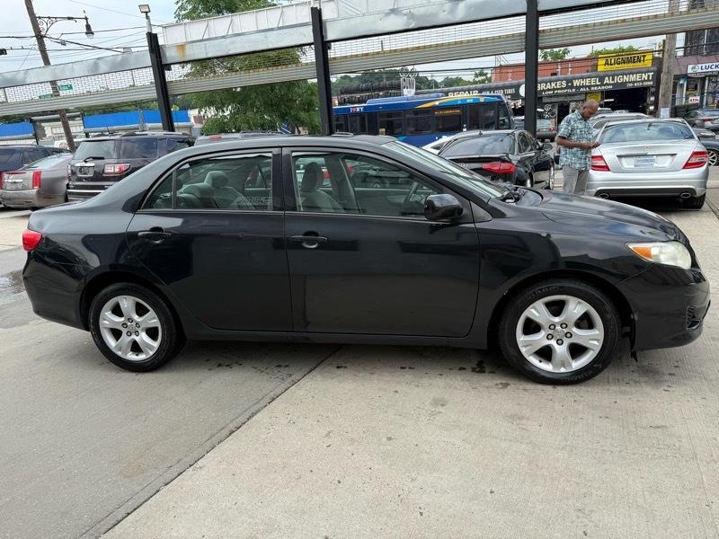 Toyota Corolla LE 4-Speed AT 2010